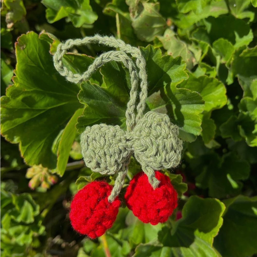 I crochet!! I make these myself :) follow my Instagram @daydreamingcrochett ❤️